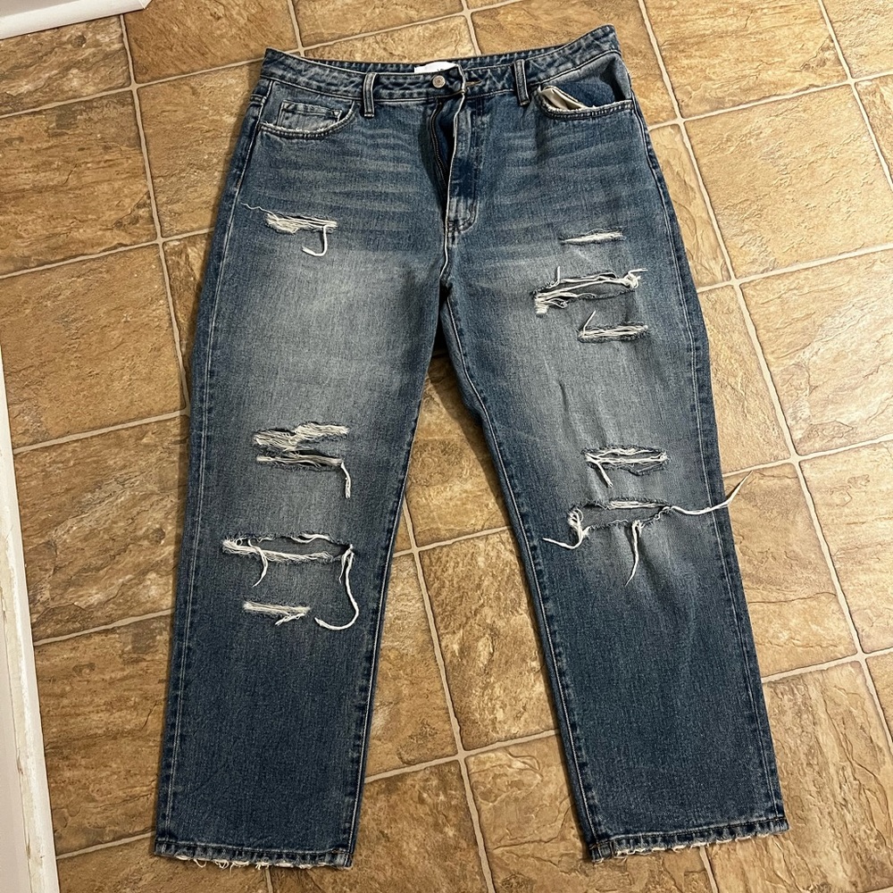 Womens size 32 vervet jeans. Inseam is 26”